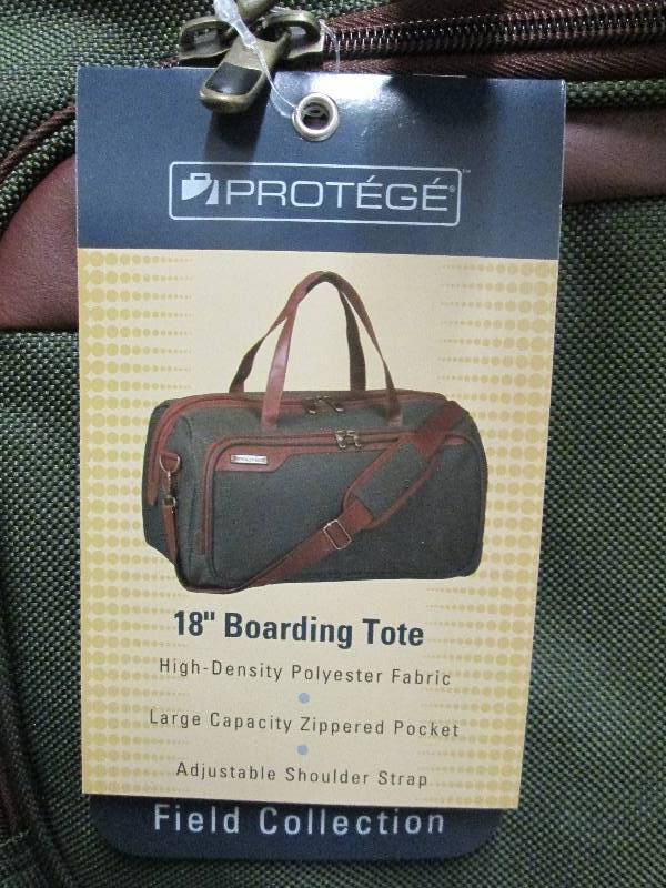 lot 55 image: Protg 18 Boarding Tote Green w...