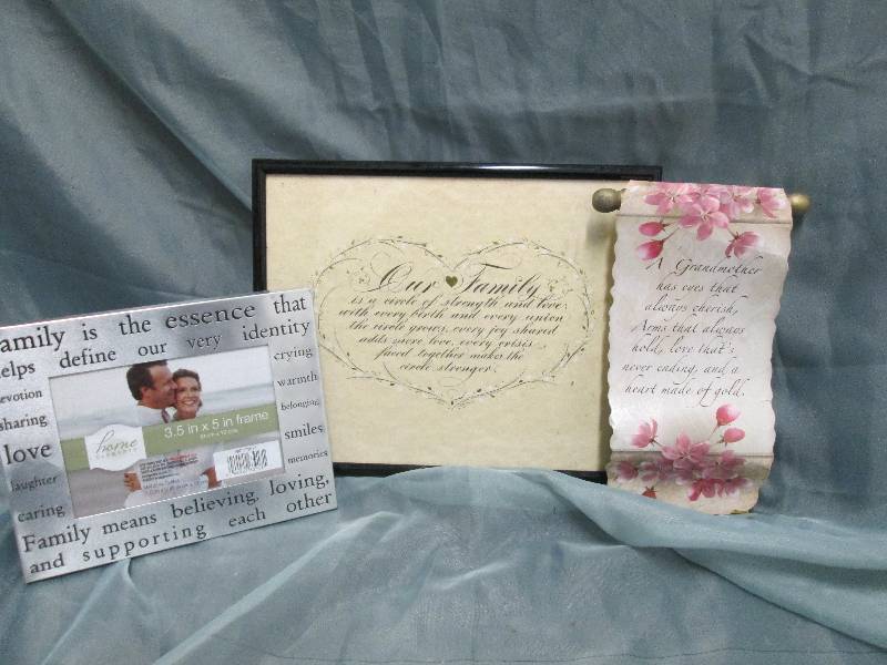 lot 70 image: Lot of 3 picture frame wall art...
