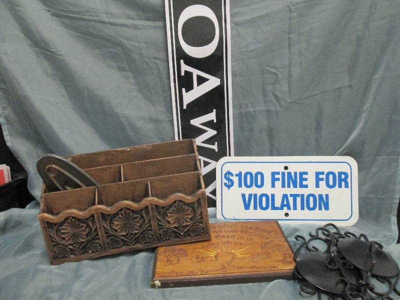 lot 90 image: Variety of wall hangings and mail o...