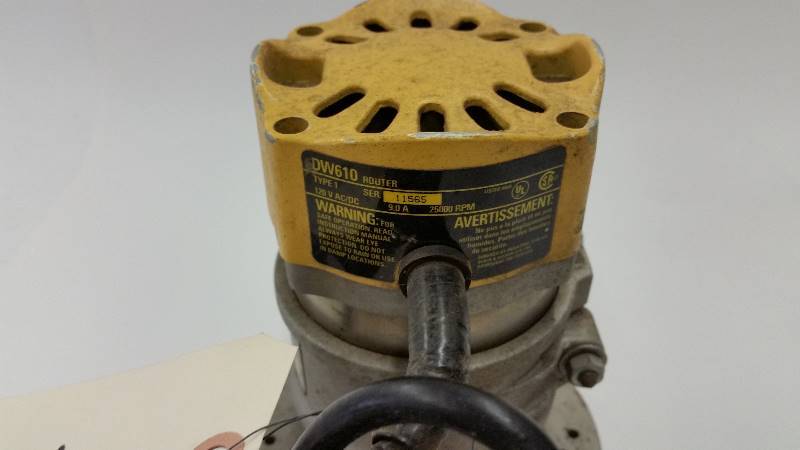 lot 7 image: Dewalt Router