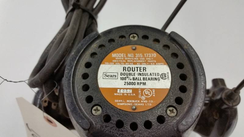 lot 9 image: Craftsman Router