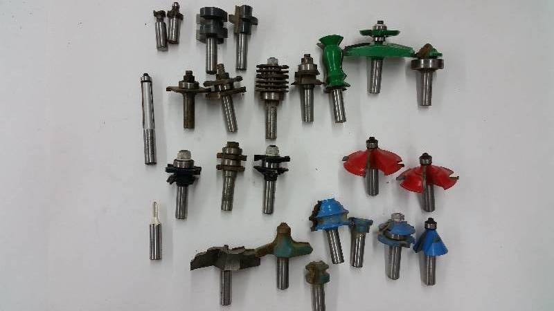 lot 16 image: RouterShaper Bits