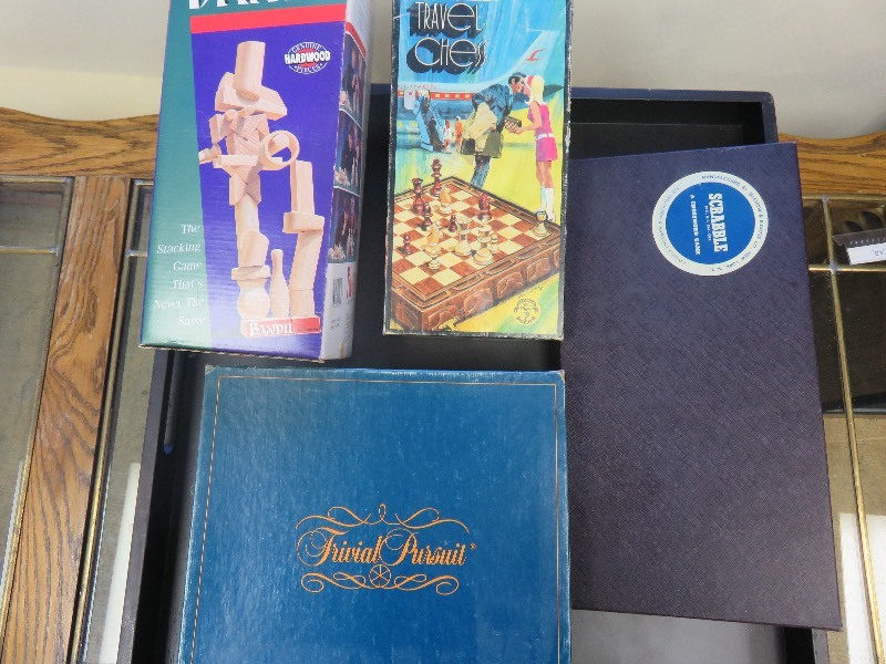lot 7 image: Game Lot