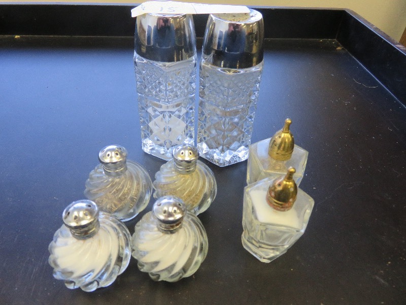 lot 15 image: Lot of Vintage Glass Salt & Pepper Shakers