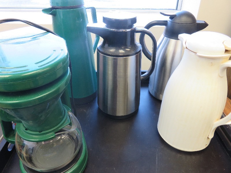 lot 25 image: Large Coffee Lot