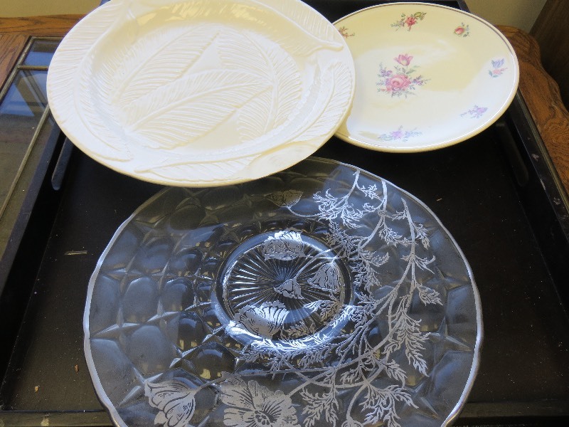 lot 32 image: 3 Vintage Platters