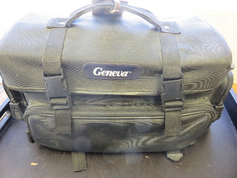 lot 46 image: Sony Handycam Video 8 wAC Power Adaptor, Tapes & Camera Bag