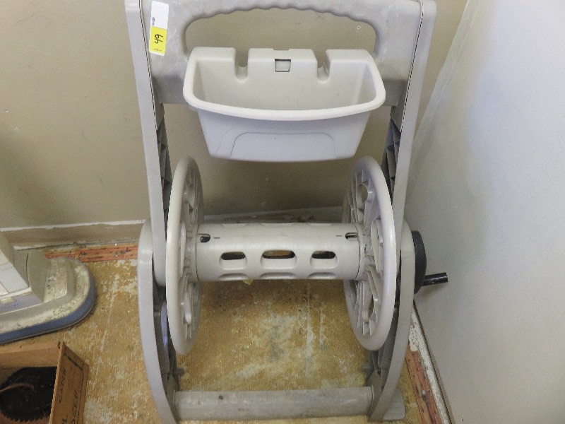 lot 49 image: Plastic Garden Hose Reel on Wheels