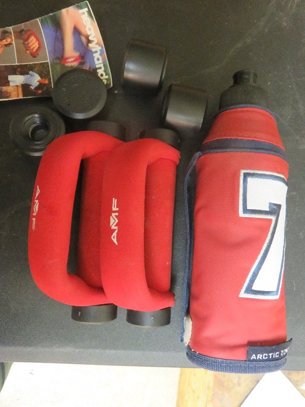lot 62 image: Set of AMF Heavyhands Hand Weights & Water Bottle in Bag