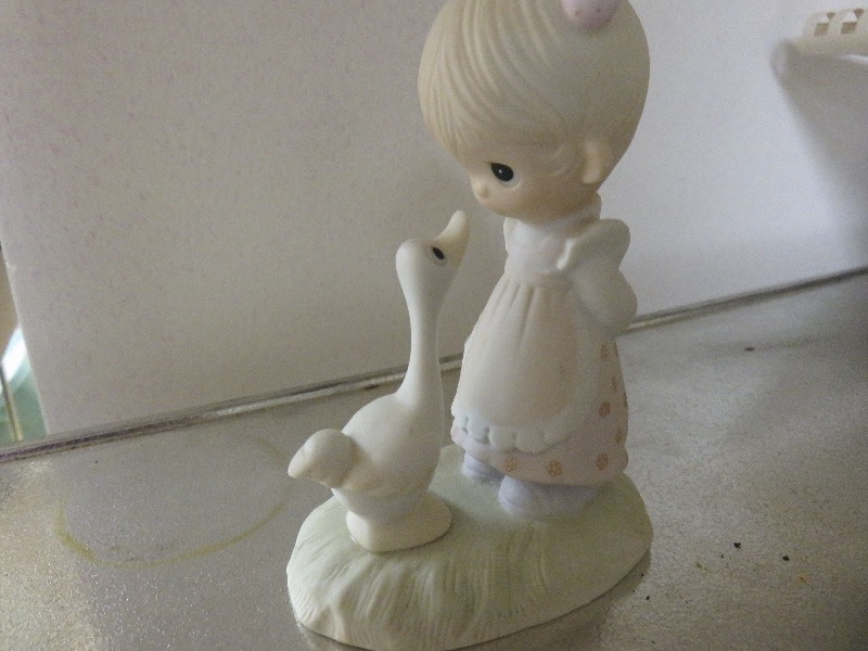 lot 68 image: Precious Moments Make A Joyful Noise Figurine