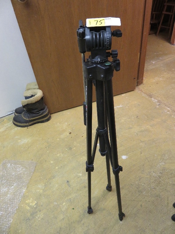 lot 75 image: Velbon Videomate I Camera Tripod