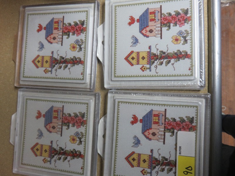 lot 90 image: 4 Bird House Hot Plates - New in Package