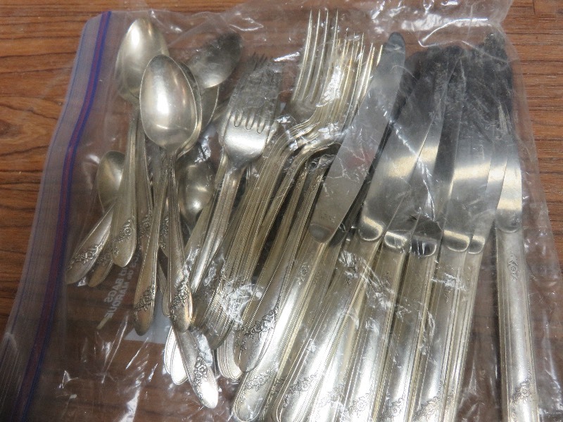 lot 104 image: 12 Place Setting Flatware Set Silver Plated