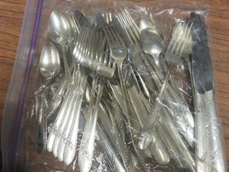lot 106 image: 12 Place Setting Flatware Set Silver Plated