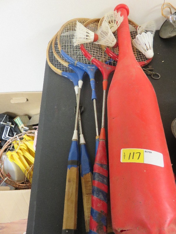 lot 117 image: Vintage Badmitton Set & Plastic Baseball Bat