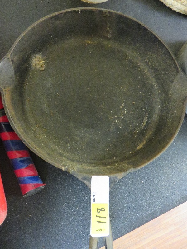 lot 118 image: Erie Large Cast Iron Pan