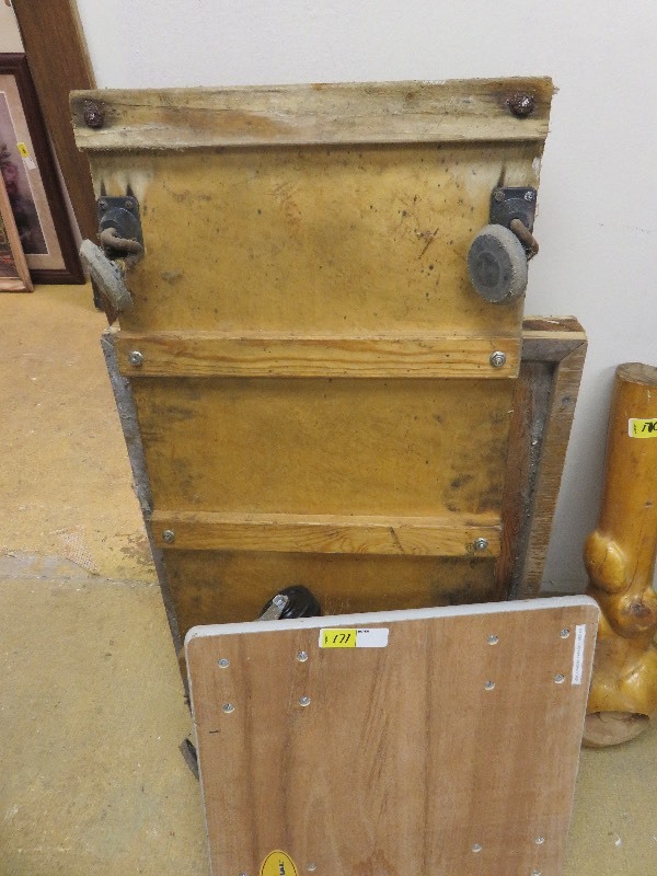 lot 171 image: Lot of 3 FloorFurniture Dollies