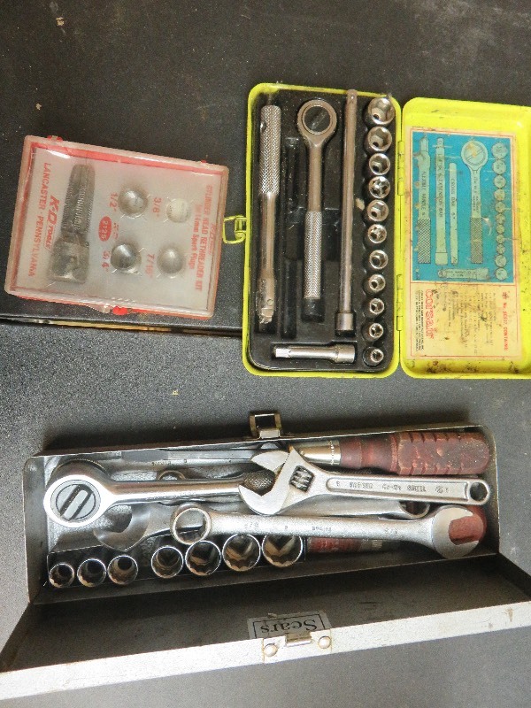 lot 211 image: Tool Lot