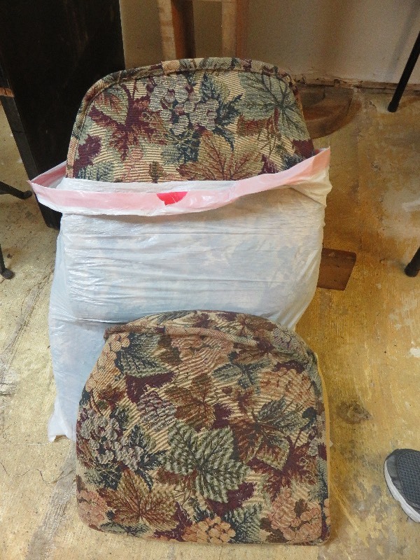 lot 224 image: 6 Chair Pads