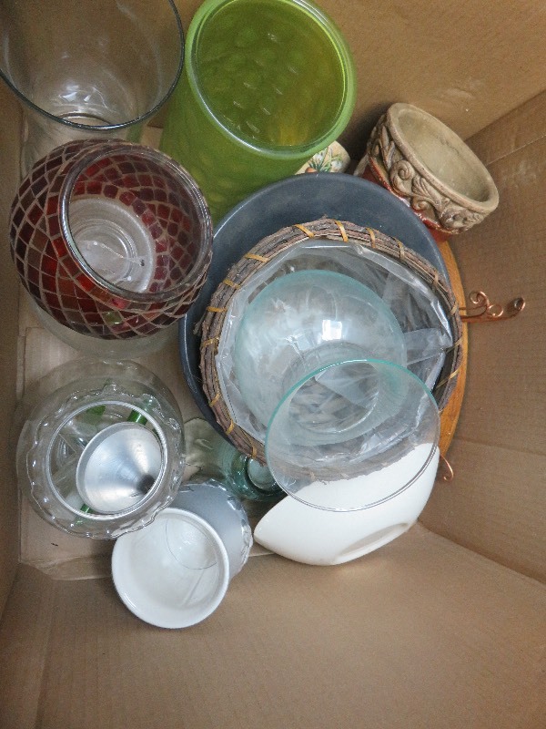 lot 239 image: Lot of Flower Pots & Vases