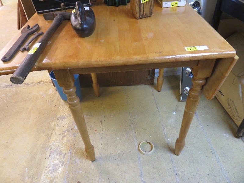 lot 263 image: drop leaf wood table