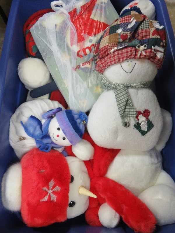 lot 268 image: 2 Bins of Snowmen Dcor