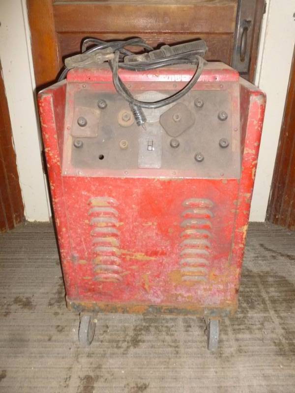 lot 2 image: Arc Welder