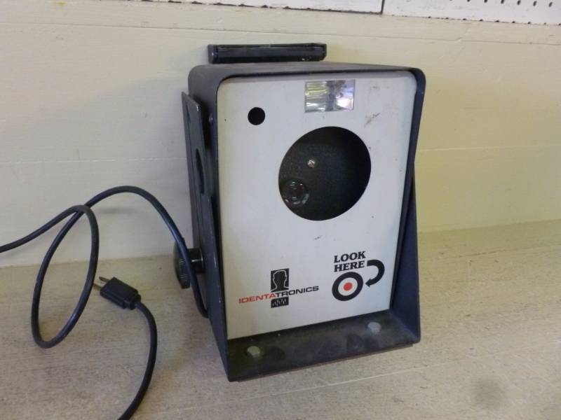 lot 17 image: Camera Item