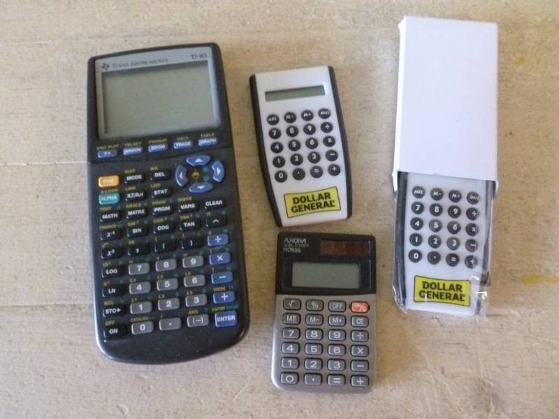 lot 39 image: Calculators