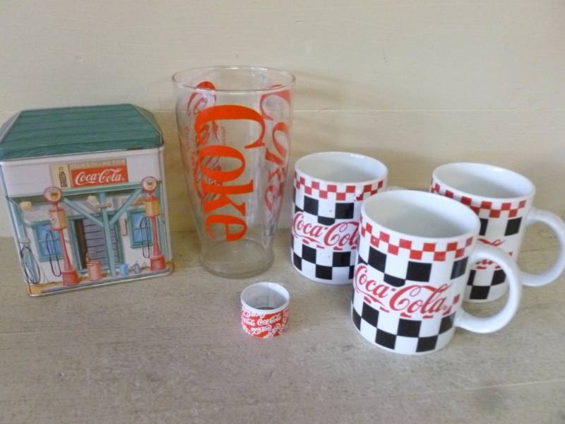 lot 52 image: Coca-Cola