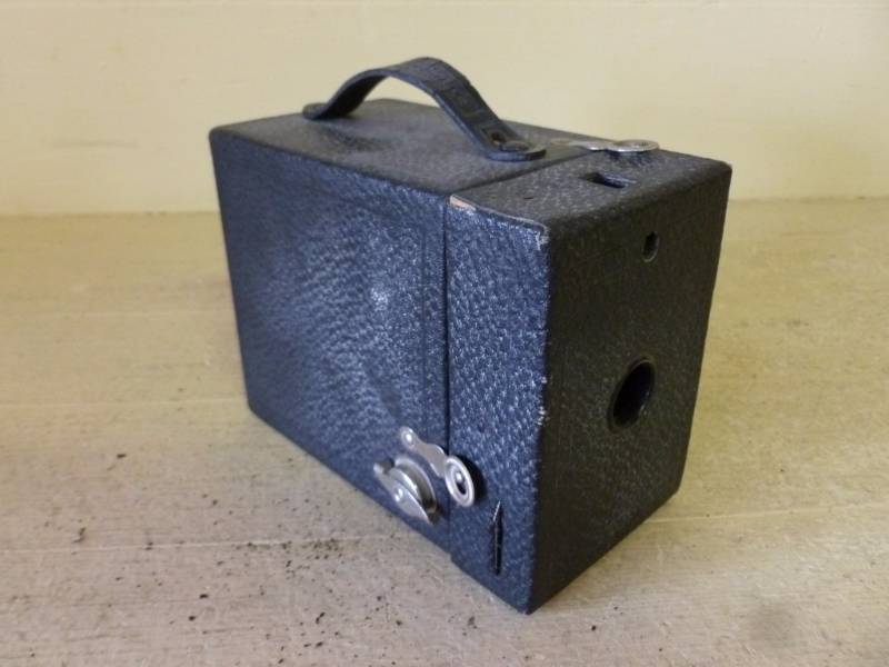 lot 82 image: Vintage Camera