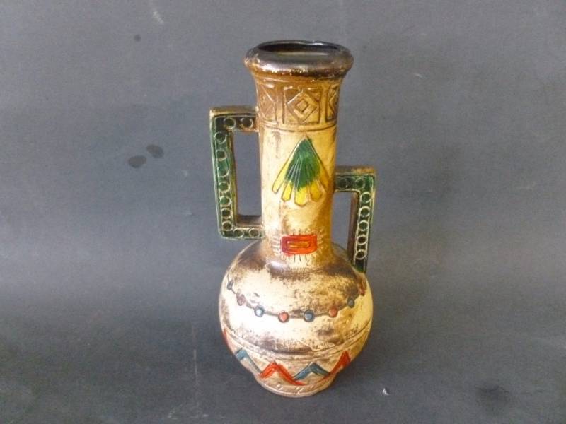 lot 84 image: Vase