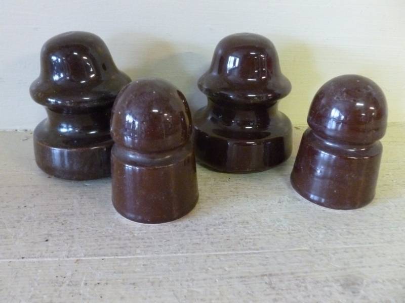 lot 115 image: Vintage Insulators