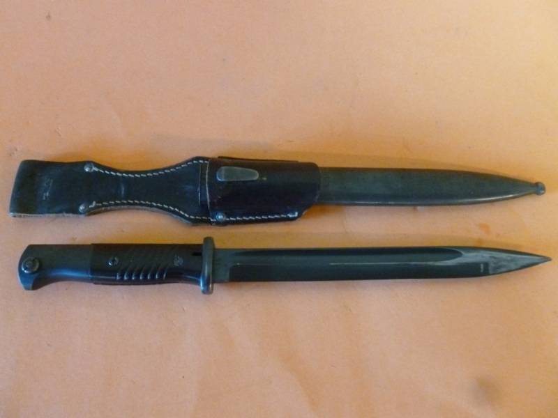 lot 140 image: Vintage Bayonet