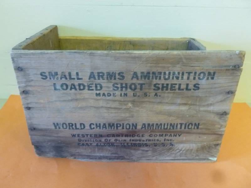 lot 151 image: Vintage Ammo Case