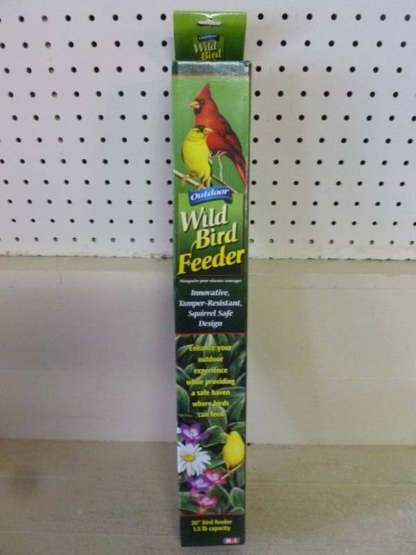 lot 205 image: Bird Feeder