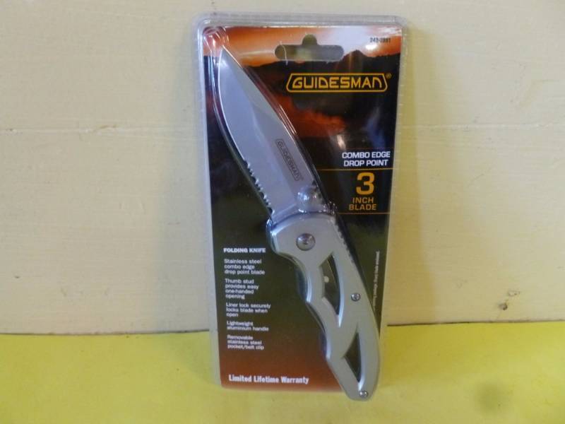 lot 221 image: Folding Knife