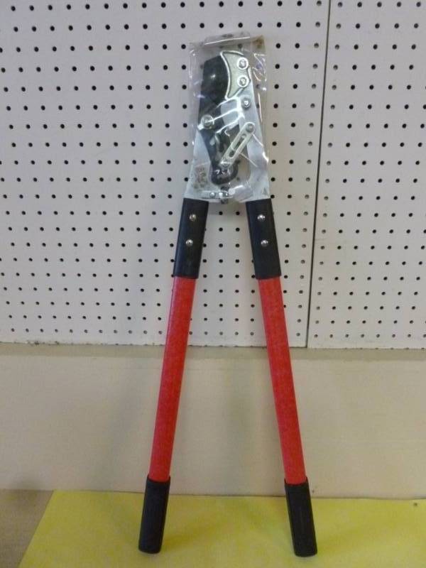 lot 231 image: Lawn And Garden Item