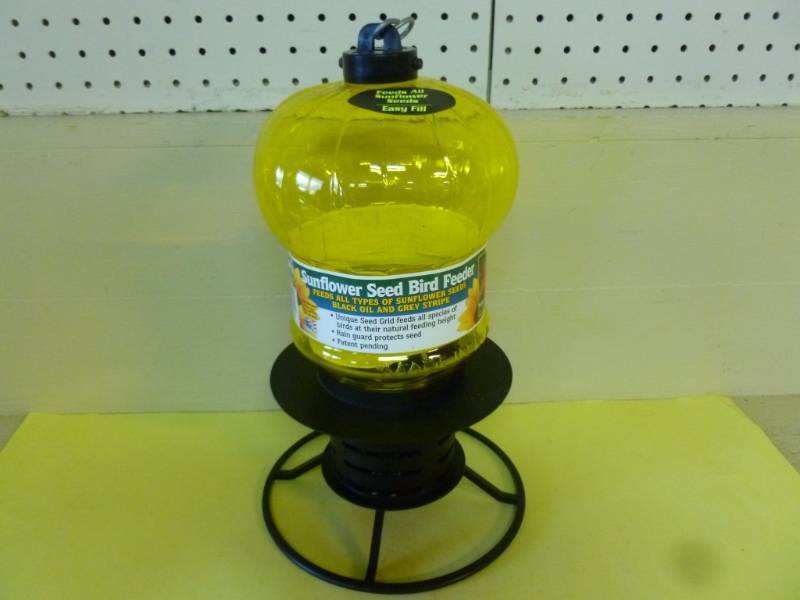 lot 241 image: Bird Feeder