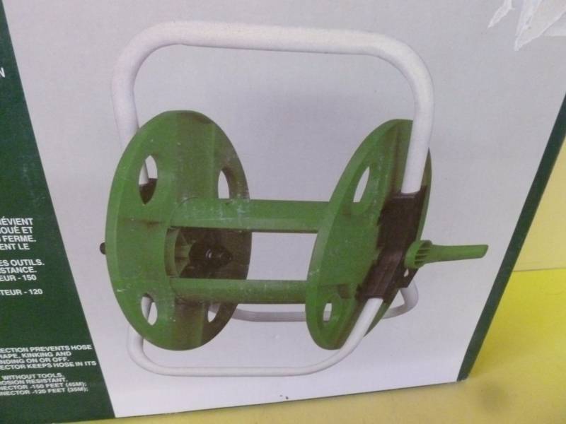 lot 243 image: Lawn And Garden Item