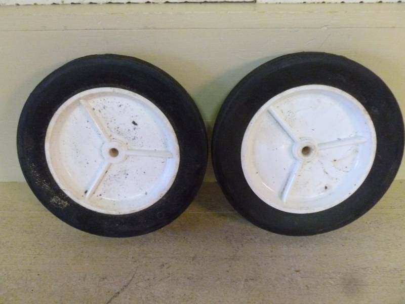 lot 251 image: Utility Tires