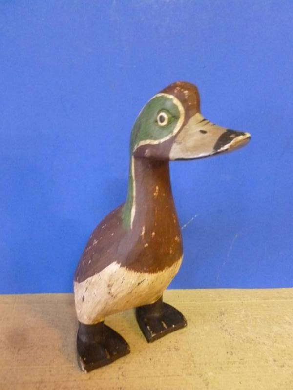 lot 265 image: Decorative
