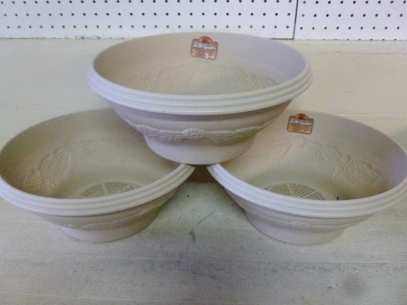 lot 270 image: Planters