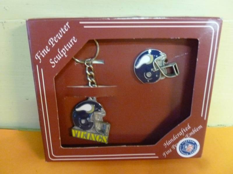 lot 292 image: NFL Pewter Items