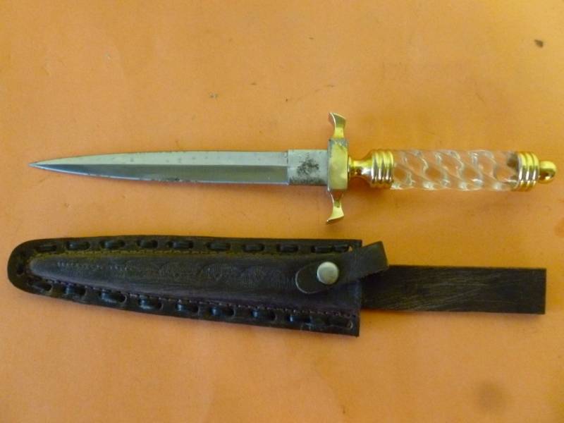 lot 295 image: Knife