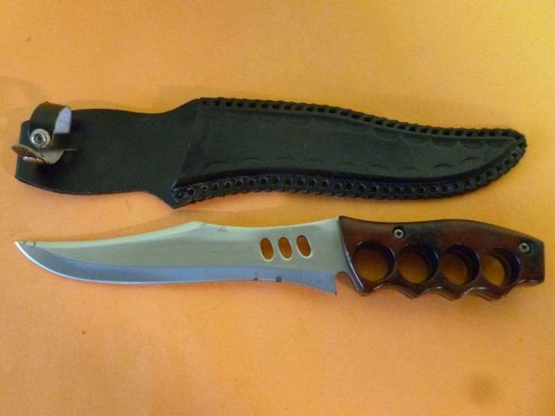 lot 296 image: Knife
