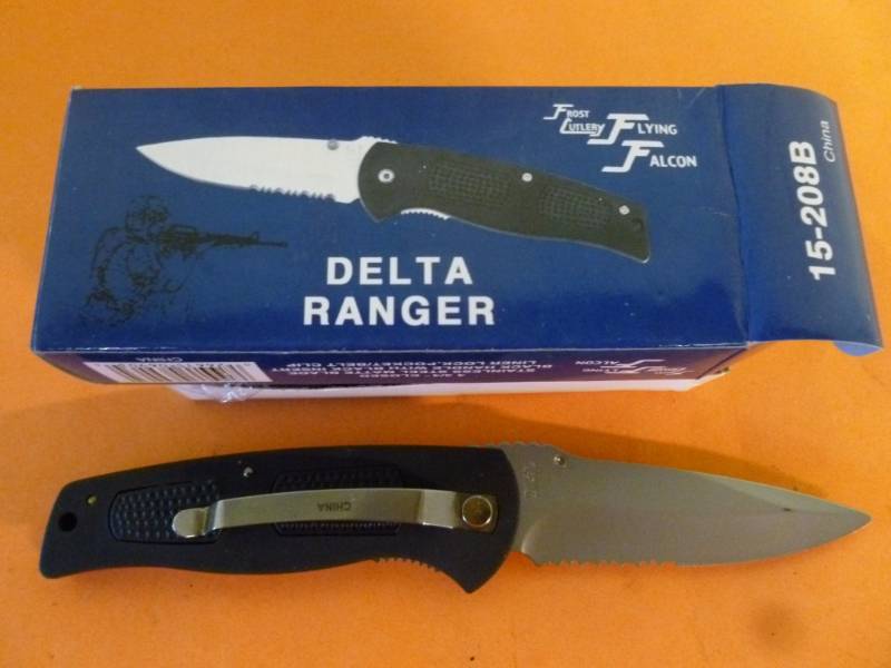 lot 304 image: Knife