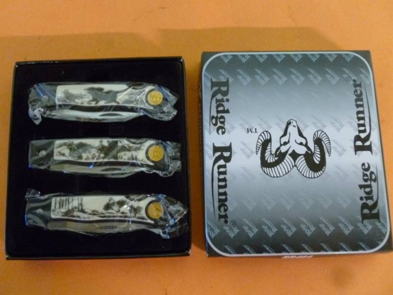 lot 313 image: Knife Set