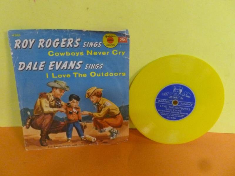 lot 341 image: Vintage 45s Record