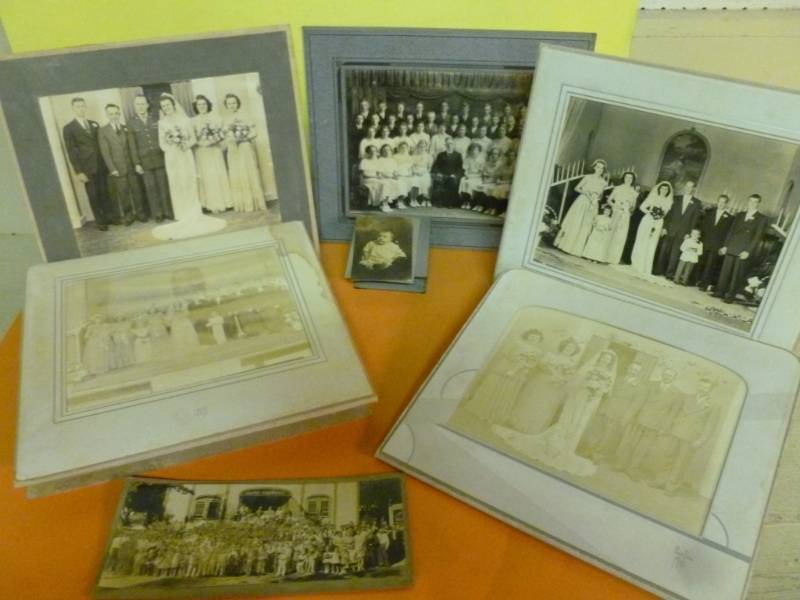 lot 354 image: Vintage Pictures
